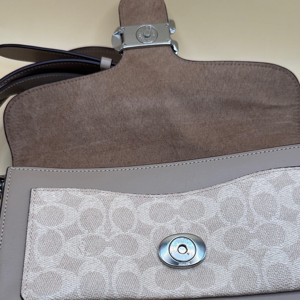 Coach Tabby 26 With Signature Canvas - Picture 8 of 13